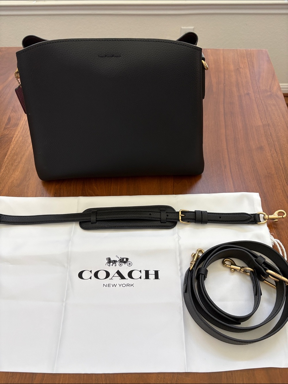 COACH Willow Bucket Bag Pebbled Leather Black Brass Hardware 2 straps Like New - Picture 4 of 10